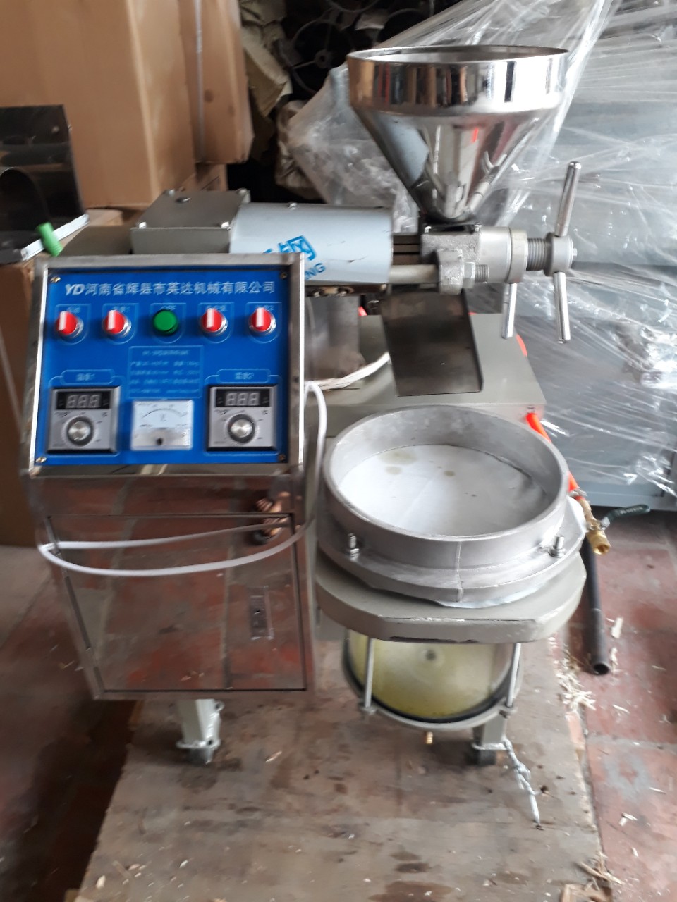 Máy ép dầu lạc vừng 15KG/H