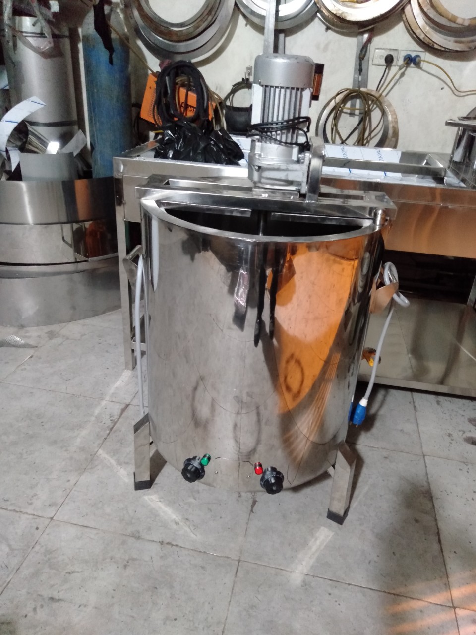 Máy nấu sên nhân có cánh khuấy 