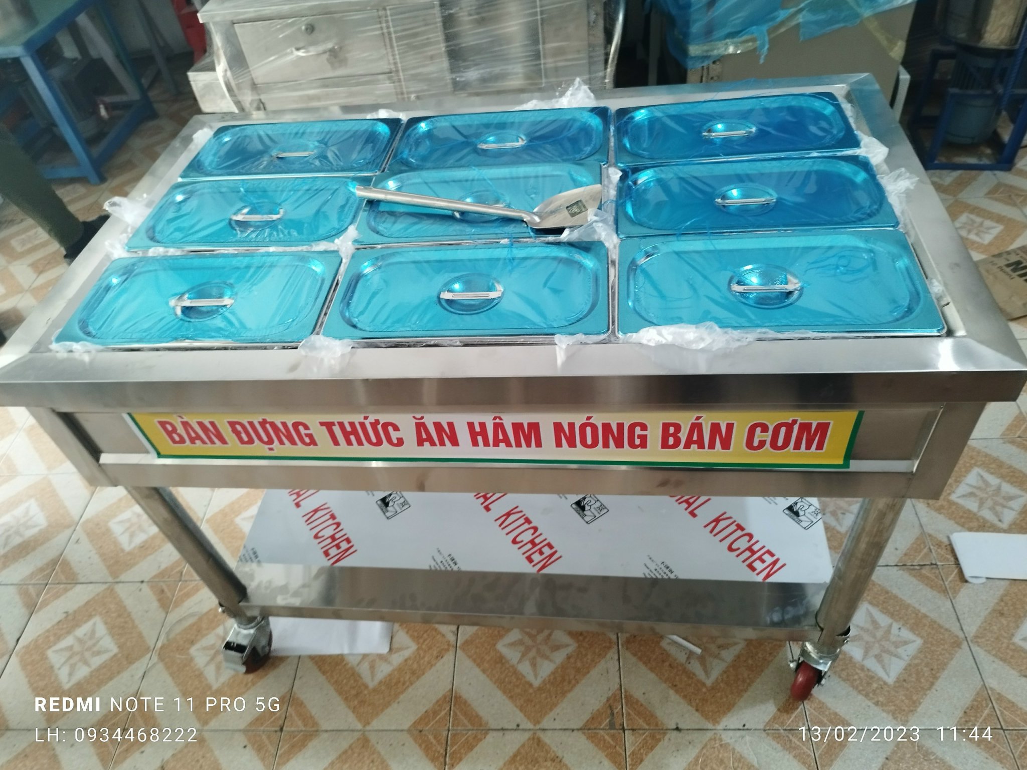 Bàn bán cơm 