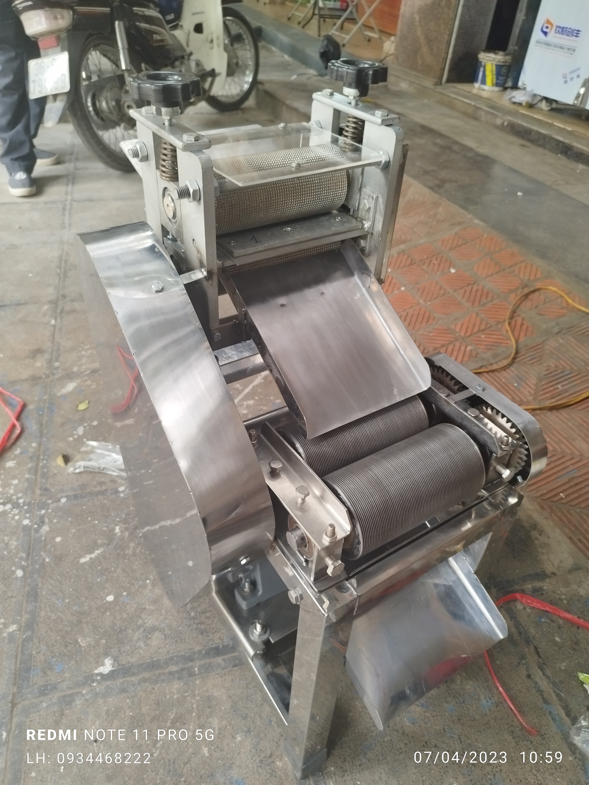 Máy lạng cắt sợi bì lợn liên hoàn inox ( Giảm Tốc )