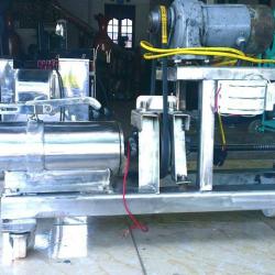 Máy Đùn Nem ( dạng nén inox ép trục bittong )