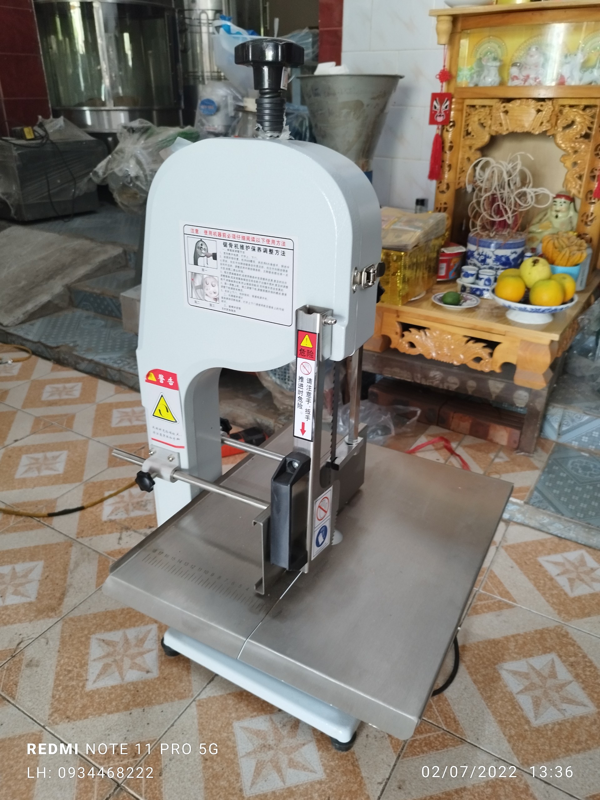Máy cắt xương , thịt cá đông lạnh